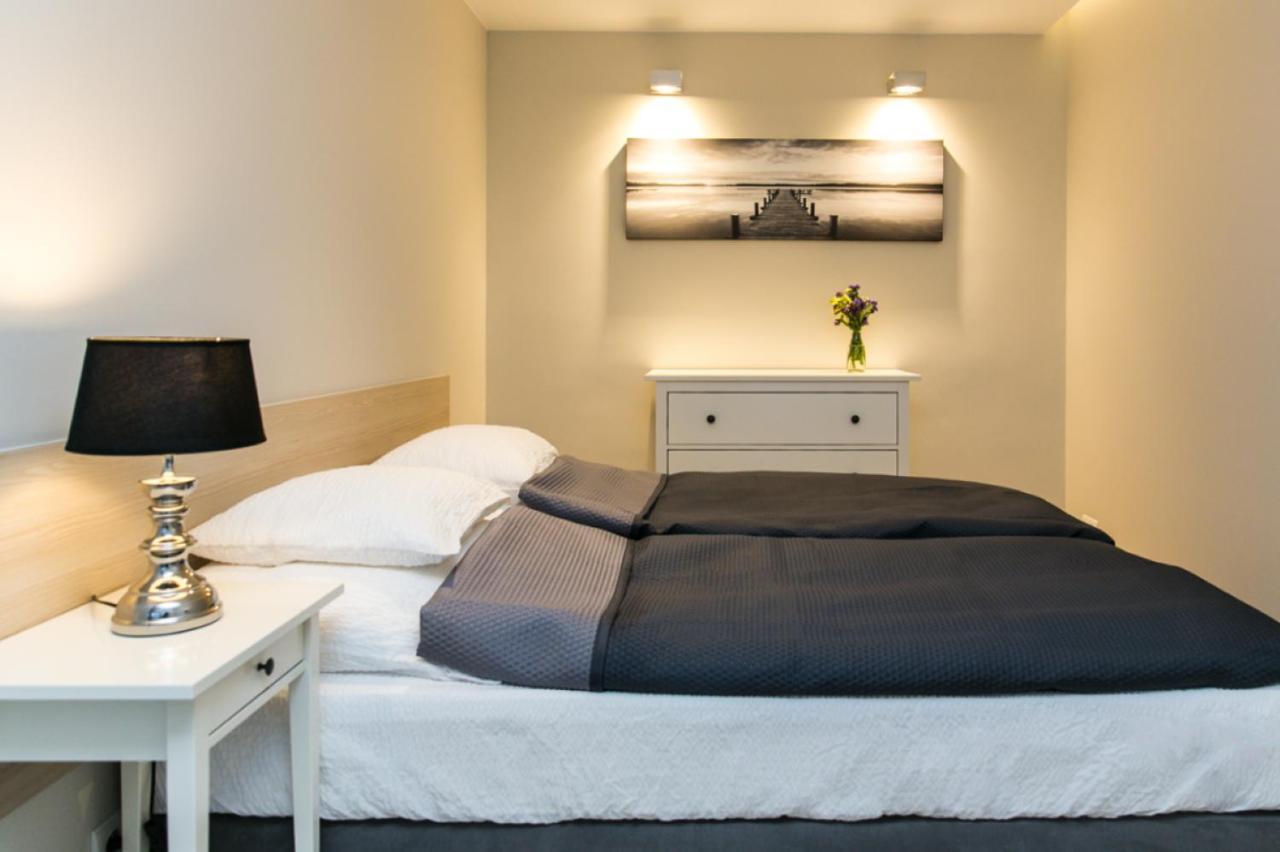Wronia Apartments Варшава Екстериор снимка