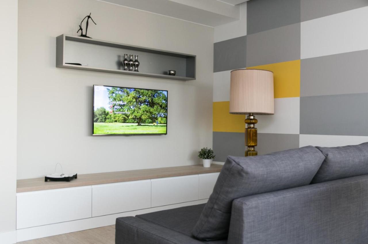 Wronia Apartments Варшава Екстериор снимка