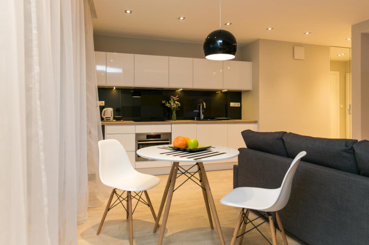 Wronia Apartments Варшава Екстериор снимка
