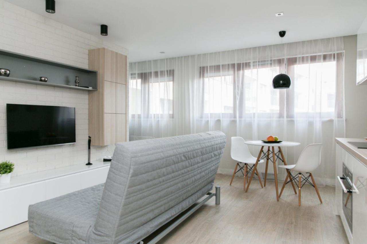 Wronia Apartments Варшава Екстериор снимка