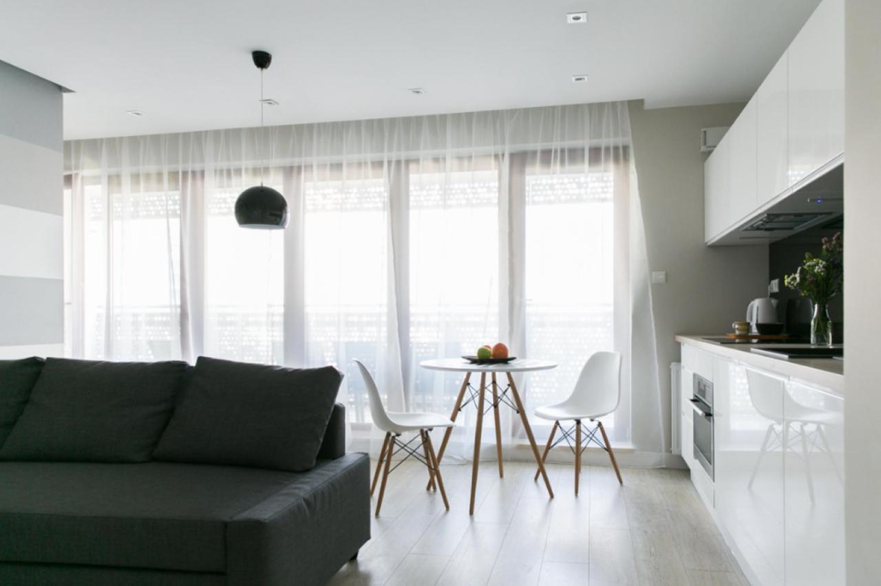 Wronia Apartments Варшава Екстериор снимка