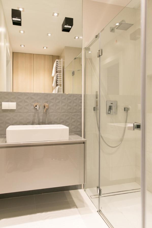 Wronia Apartments Варшава Екстериор снимка