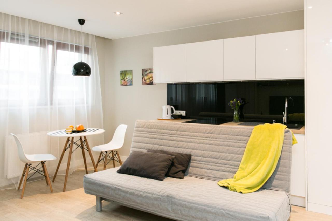 Wronia Apartments Варшава Екстериор снимка