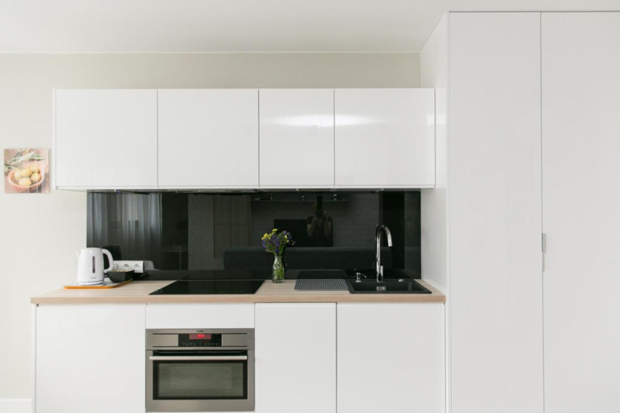 Wronia Apartments Варшава Екстериор снимка